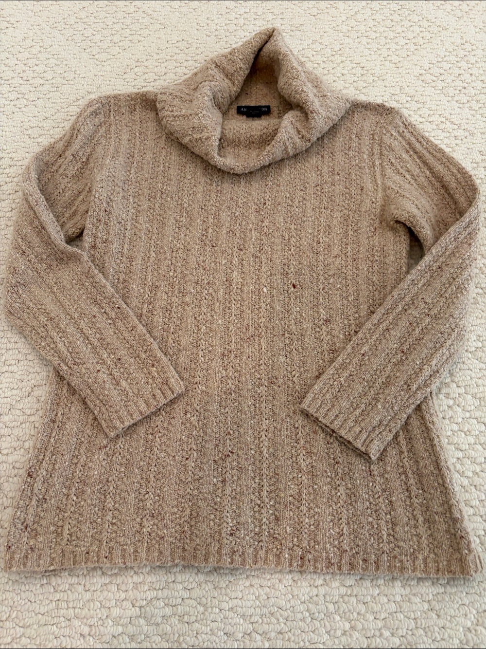 Ann Taylor Tan Sweater. Size S. Great Condition.